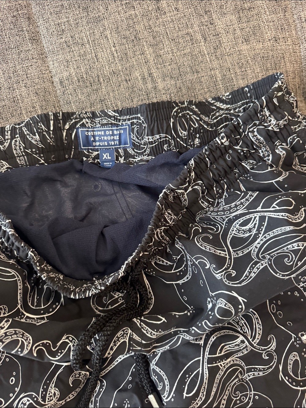 Vilebrequin Black/White Octopus Print Swim Shorts- XL - Picture 2 of 3